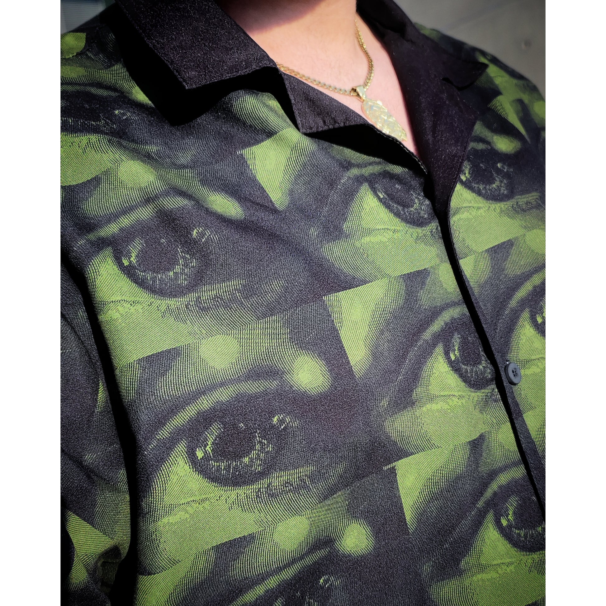UNISEX ALL EYES ON ME BUTTON SHIRT