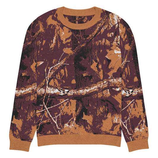 This woodland camouflage jumper stands out with its warm earthy tones and unique leaf and trunk design. The maineymore logo is incorporated into the wood motifs. 