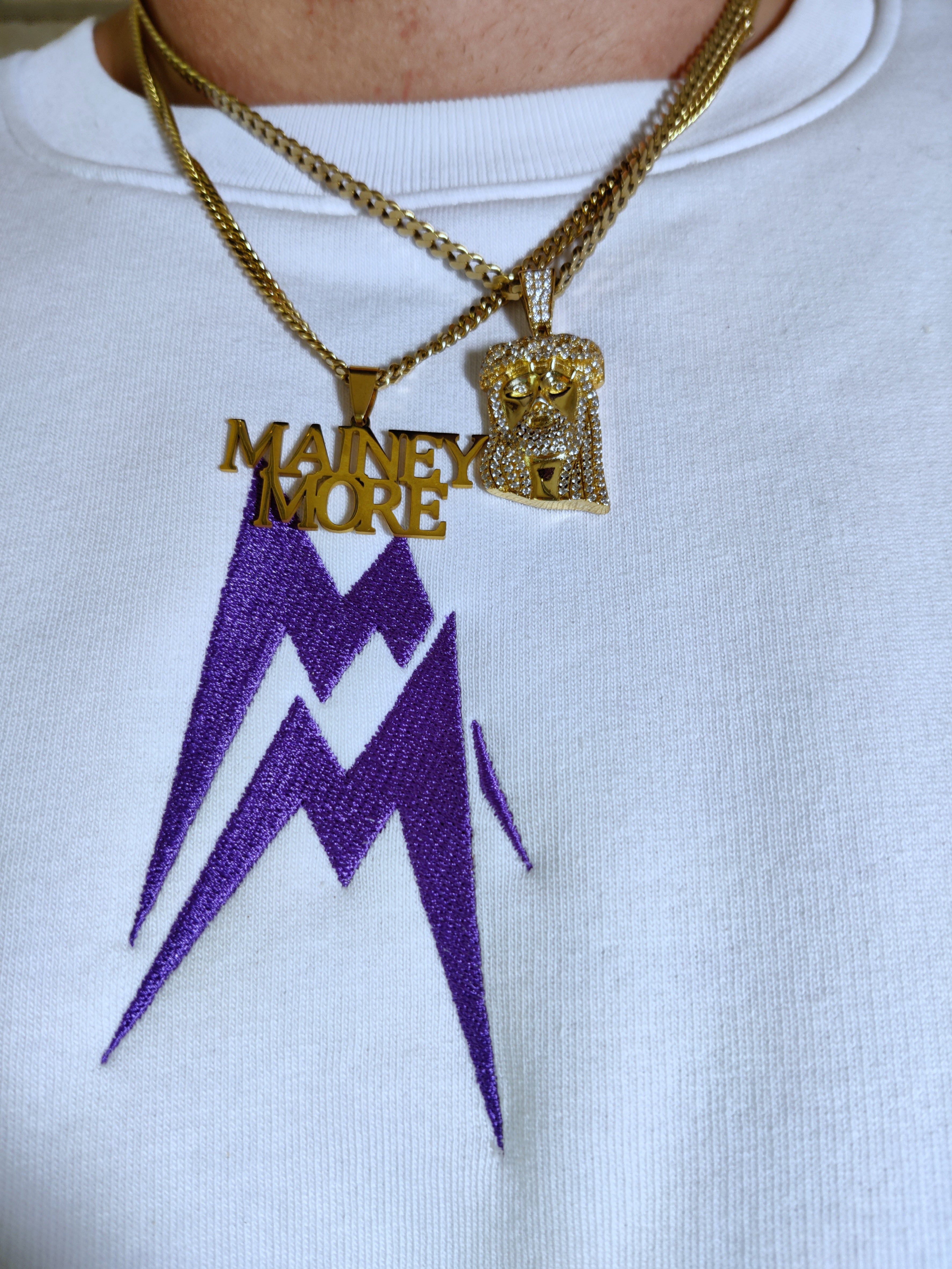 Mainey Jesus Gold / Jewlery / maineymore